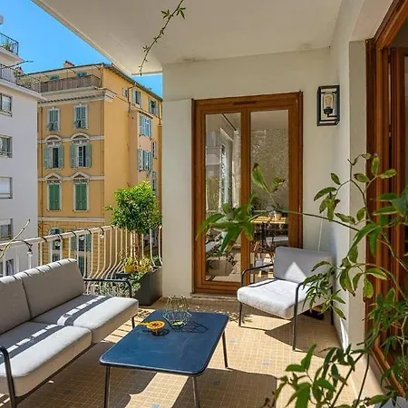 On The Seafront, Parking! Homestay Nice