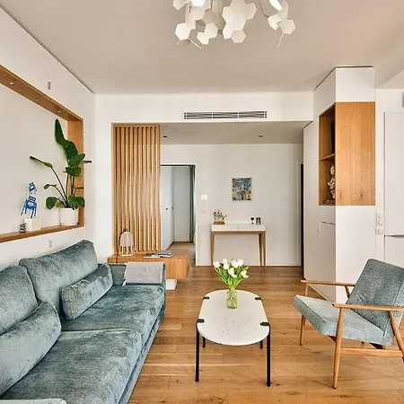 Homestay On The Seafront, Parking! Nice